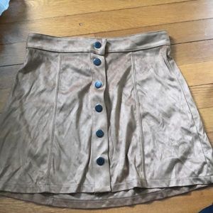 Button skirt